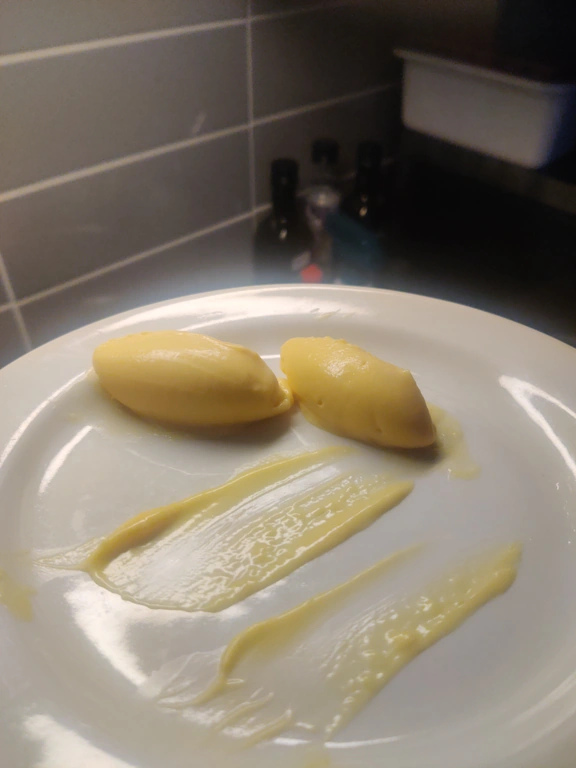 Mandariinijäätelö